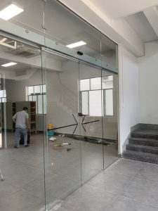 cửa lùa tự động