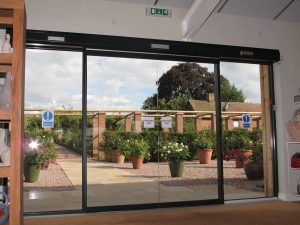 giá cửa tự động