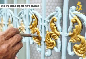 Hướng dẫn xử lý gỉ sét nặng trên cửa