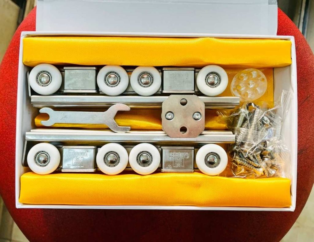 Bánh xe cửa lùa treo trên