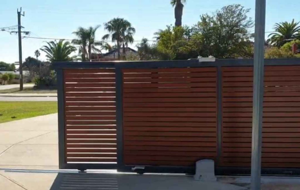 Cổng đẩy ngang xếp lớp tối giản, tiết kiệm không gian