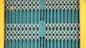 Xét trên nhiều tiêu chí thì cửa cổng xếp inox không đắt so với giá trị sử dụng