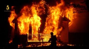 Nằm mơ thấy cửa nhà cháy là điềm xui hay điềm may mắn?