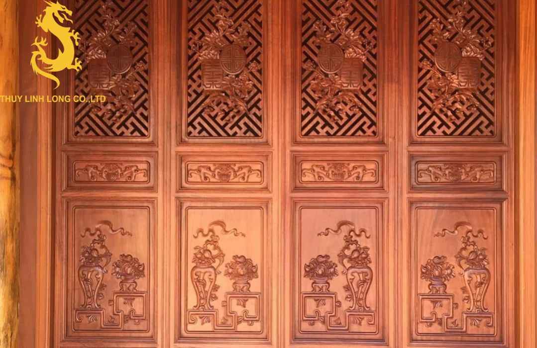 Các hoa văn trên cửa gỗ bức bàn