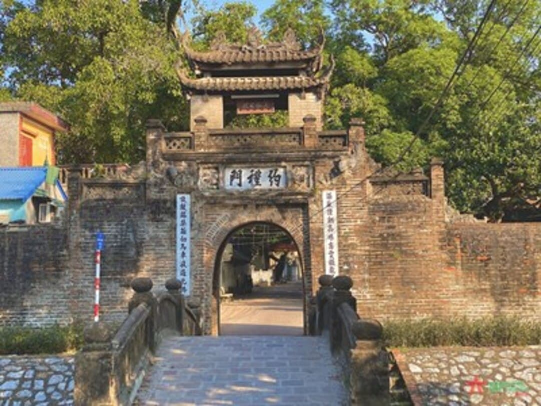 Câu đối cổng làng mang nét giản dị