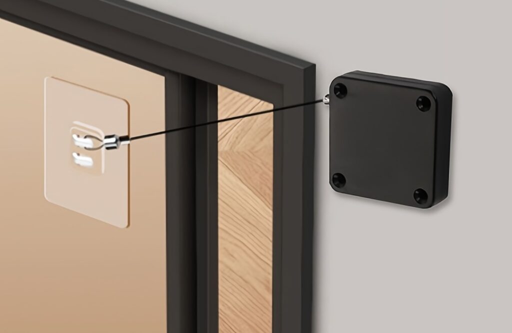 Hộp dây rút đóng cửa tự động