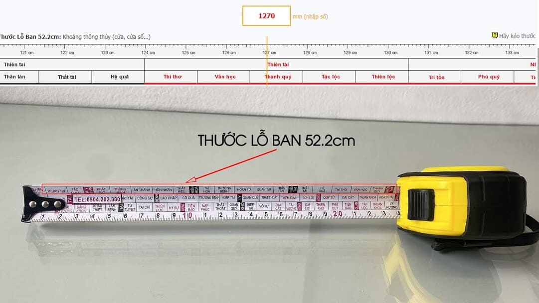 Sử dụng thước Lỗ Ban 52,2cm để đo kích thước cổng nhà thờ họ