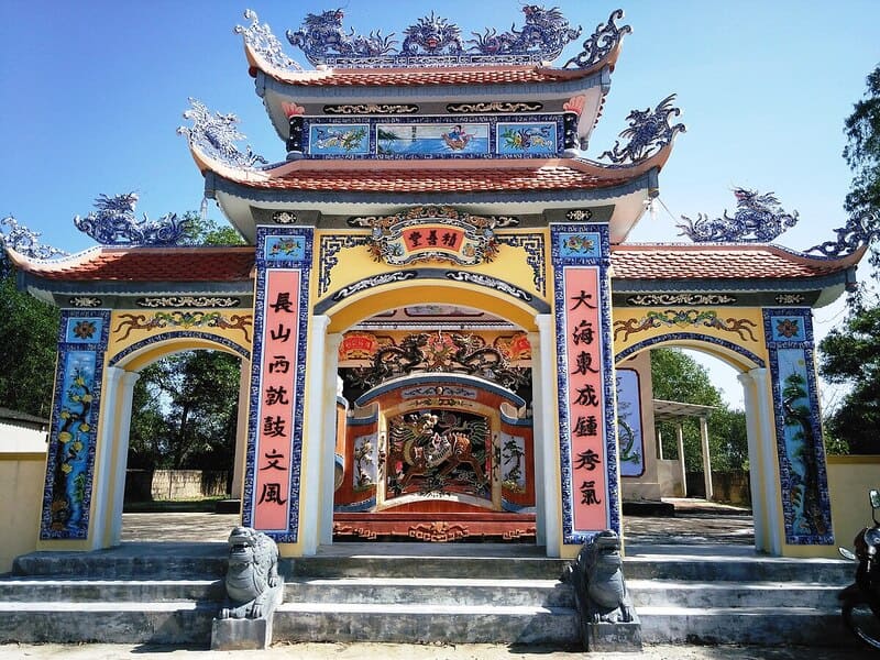 Ý nghĩa sâu sắc của mẫu chữ câu đối nhà thờ họ